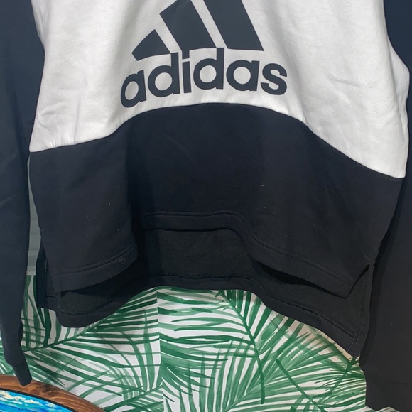 Adidas Crew Neck - Picture 2 of 3